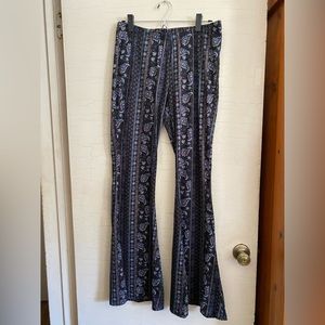 Fashion Nova Flare Stretch Pants Size XL